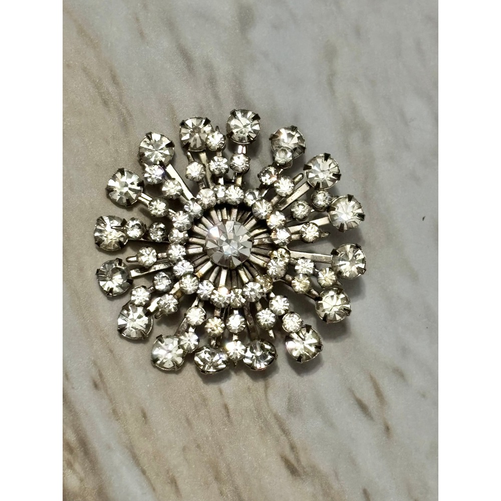 Vintage 1950s Tiered Rhinestone Starburst Brooch – Silver Tone Mid-Century Pin